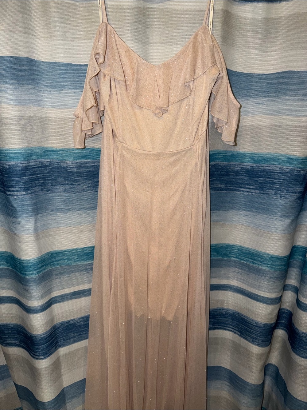 Elegant cream/Blush Cold-Shoulder Maxi Dress with shimmer